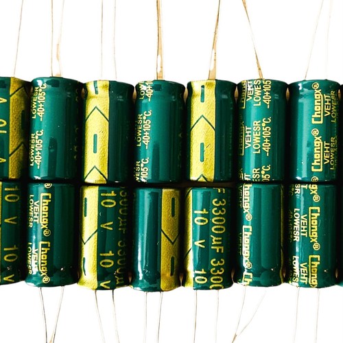 3300uF 10V Electrolytic Capacitors 10V 3300uF Volume 10 x 20 mm Choose Quantity - 第 1/16 張圖片