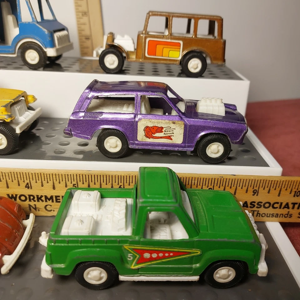 批量 6 - 20 世纪 70 年代 TOOTSIETOY 大众、越野卡车、吉普车、结果巴士、Vega Swat 面板 — 第 2/4 张图片