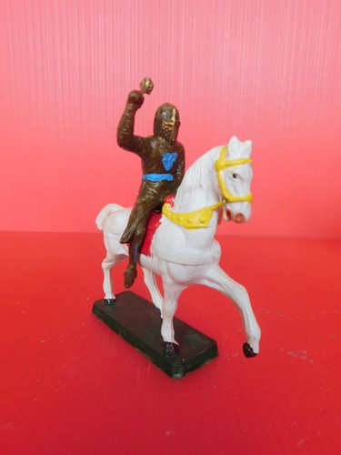 STARLUX / LE Moyen Age Tres Beau Chevalier Au Combat / EUR 18,00