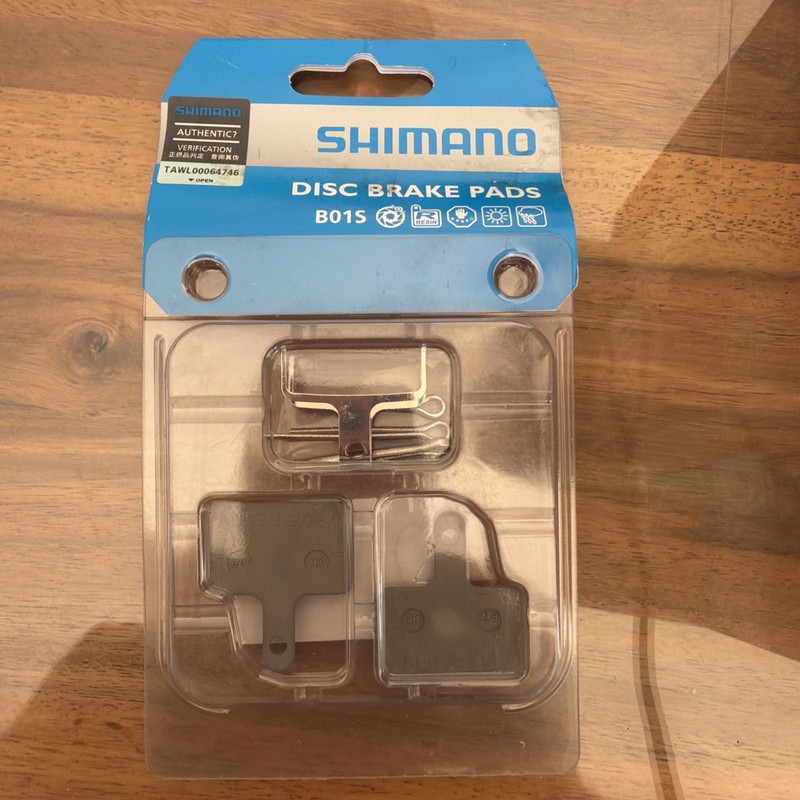 Shimano B01S Be-T615 Resin Disc Brake Pads, 2-Pack