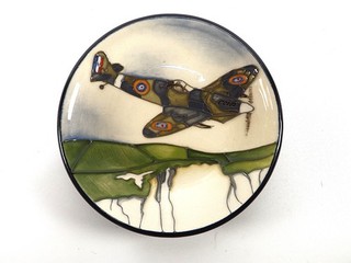 MOORCROFT TRINKET PLATE CALLED FLYINGSPIT 780/4 DESIGNED BY PAUL HILDITCH R299/6