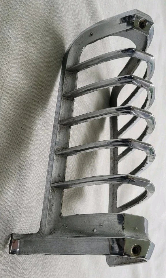 Bisel de lámpara de estacionamiento cromado Mercury Monarch 1975-1977 OEM # D54B 13237 LH Foto 3 de 4