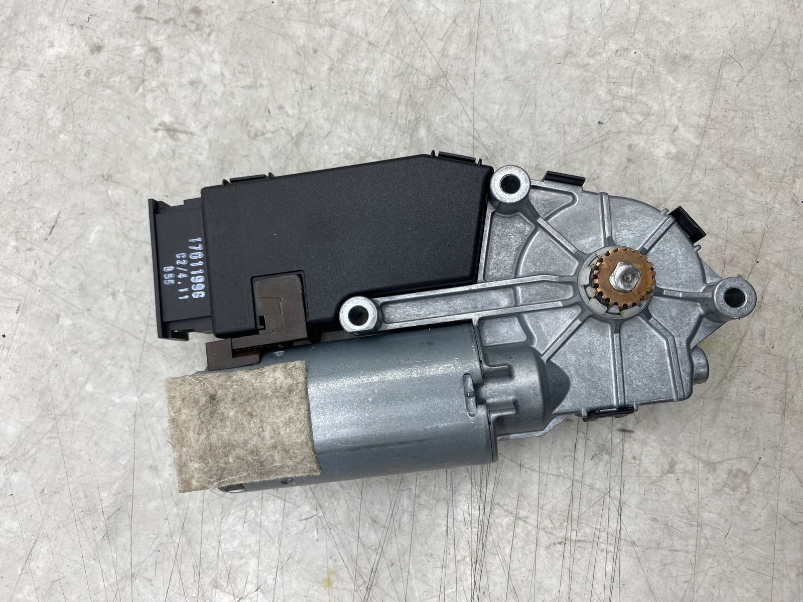 2013-2018 BENTLEY FLYING SPUR SUNSHADE SUNROOF MOONROOF ROLLER MOTOR 3W5959591B