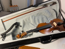 Full Size 4/4 Violin Adults or Beginners With Bow Shoulder Rest Case Excellent