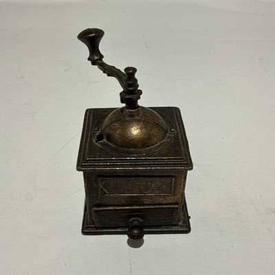 VINTAGE DIE CAST METAL MINIATURE COFFEE GRINDER - DURHAM INDUSTRIES ITEM NO 5406