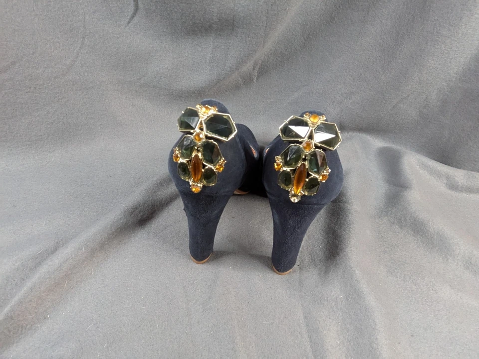 Zapatos Anthropologie Miss Albright Gamuza Joyas Cabujón Azul Marino Bombas Tacones 7  Foto 4 de 4