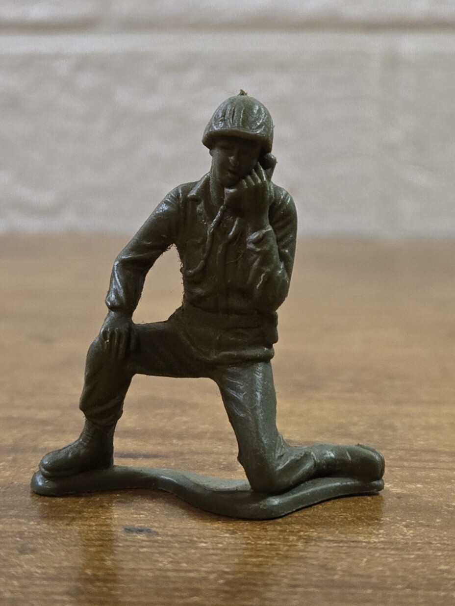 VTG 15 Pc. Green Plastic Infantry Army Plastic Figures (Various Makers), Preown