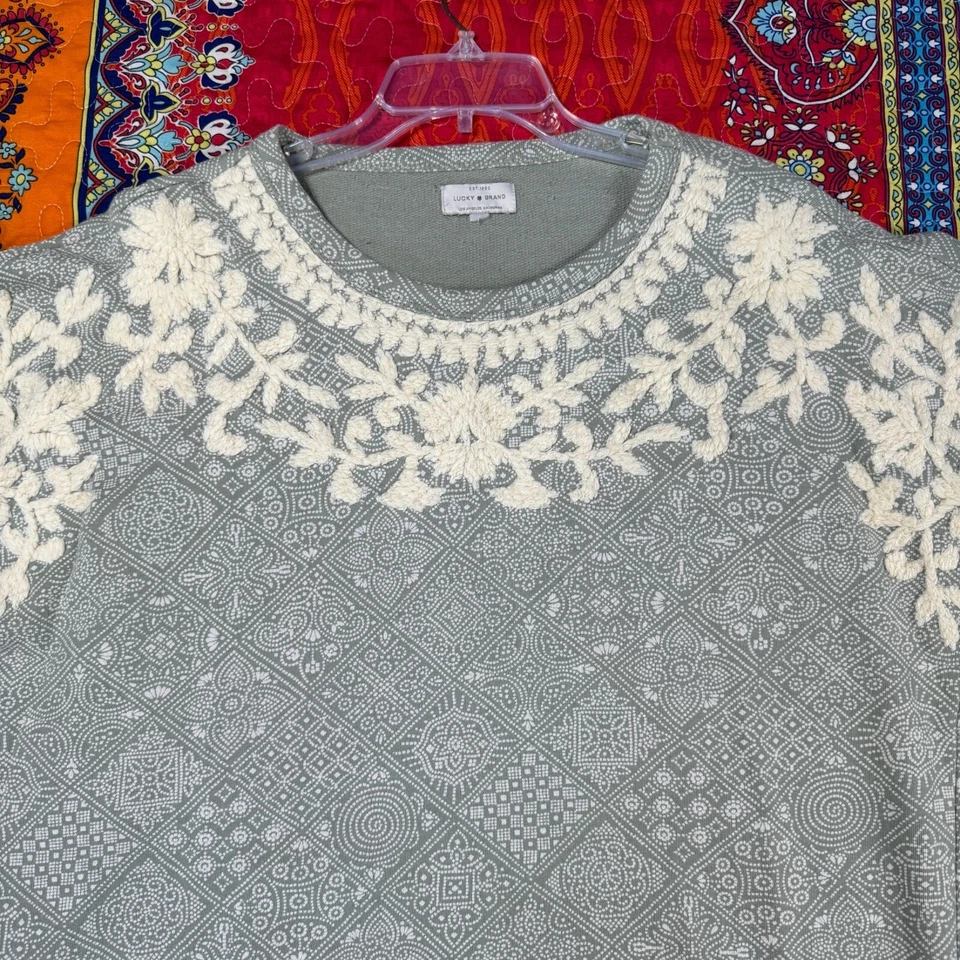 Suéter tejido manga larga gris BOHO Lucky Brand floral encaje bordado L Foto 2 de 4