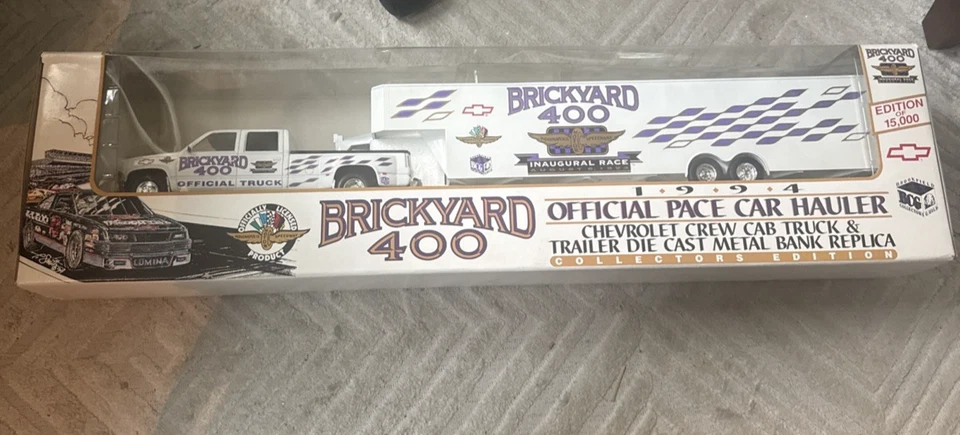 1994 Brickyard 400 Official Pace Car Hauler-Collectors Edition - (1de 15000) - Imagem 2 de 4