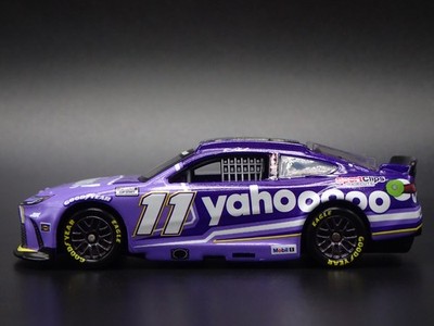 2025 25 TOYOTA CAMRY 11 DENNY HAMLIN YAHOO ! NASCAR 1:64 SCALE