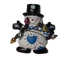 VTG Hand Made Christmas Brooch Whimsical Happy Snowman Tangled in Lights