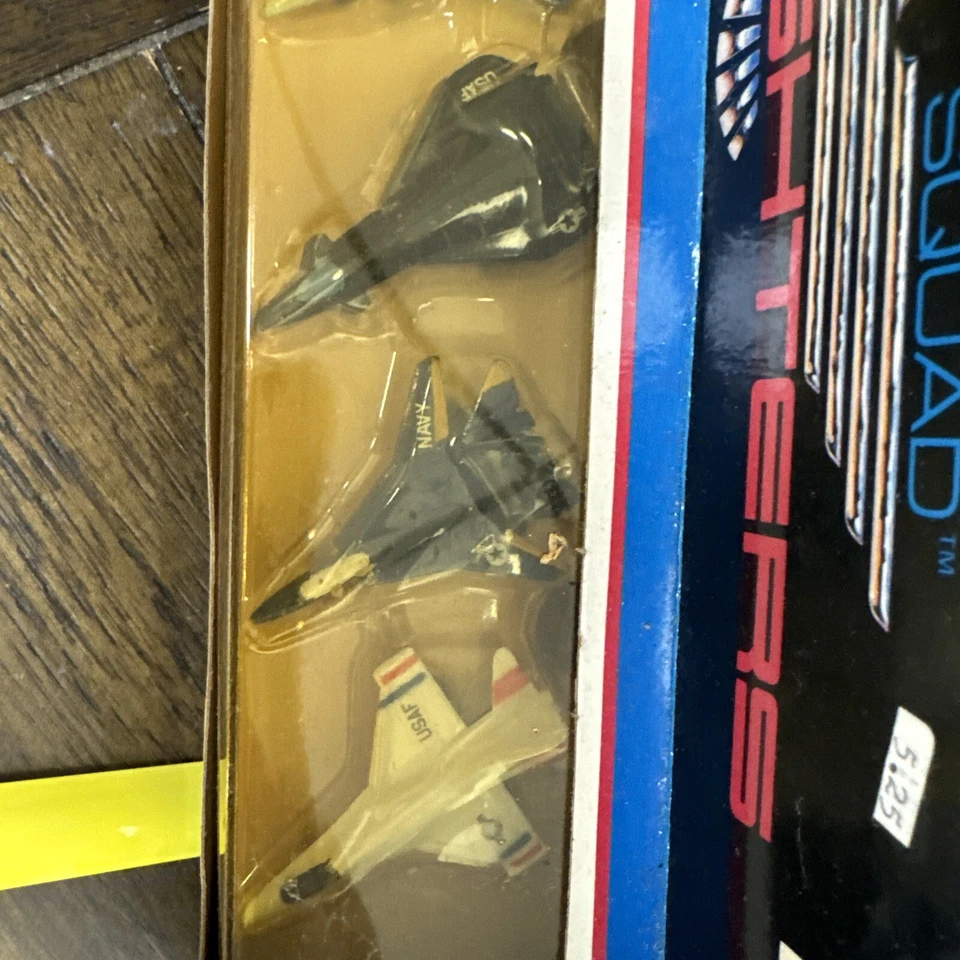 Tootsie Toy No. 1988 1701 Eagle Squad JET FIGHTERS Die-Cast - Aviones de juguete Foto 3 de 4