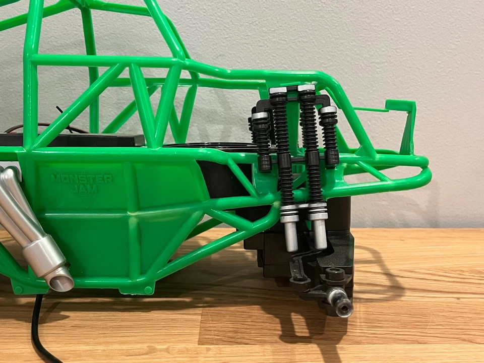 Grave Digger Monster Jam Truck Chassis - Spin Master - 1/10 - RC - Image 4 of 4