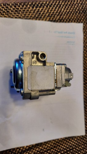 New Honeywell VK8115V 1176 4 Valve - Picture 5 of 7