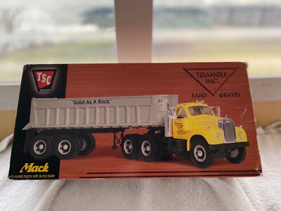 ファーストギア　1960 B-61 Mack トラクター　1/34 s-l400.jpg