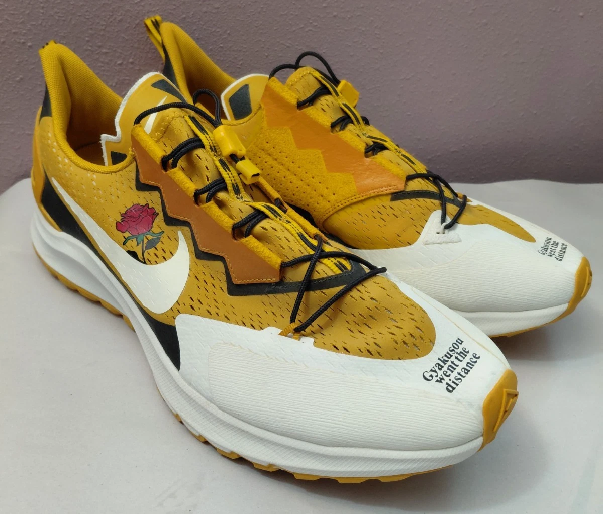 Preços baixos em Nike Gyakusou x Air Zoom Pegasus 36 Trail Yellow