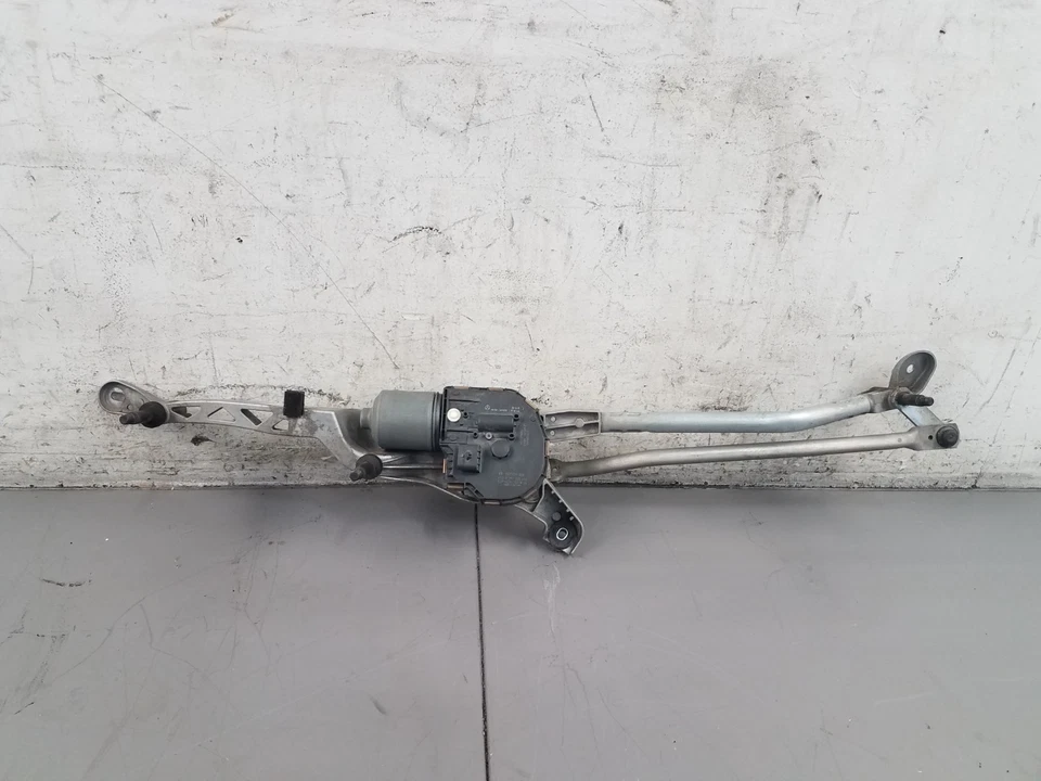2011 Mercedes Benz AMG E 63 Windshield Wiper Motor / Arms #8509 H5 - Image 3 of 4