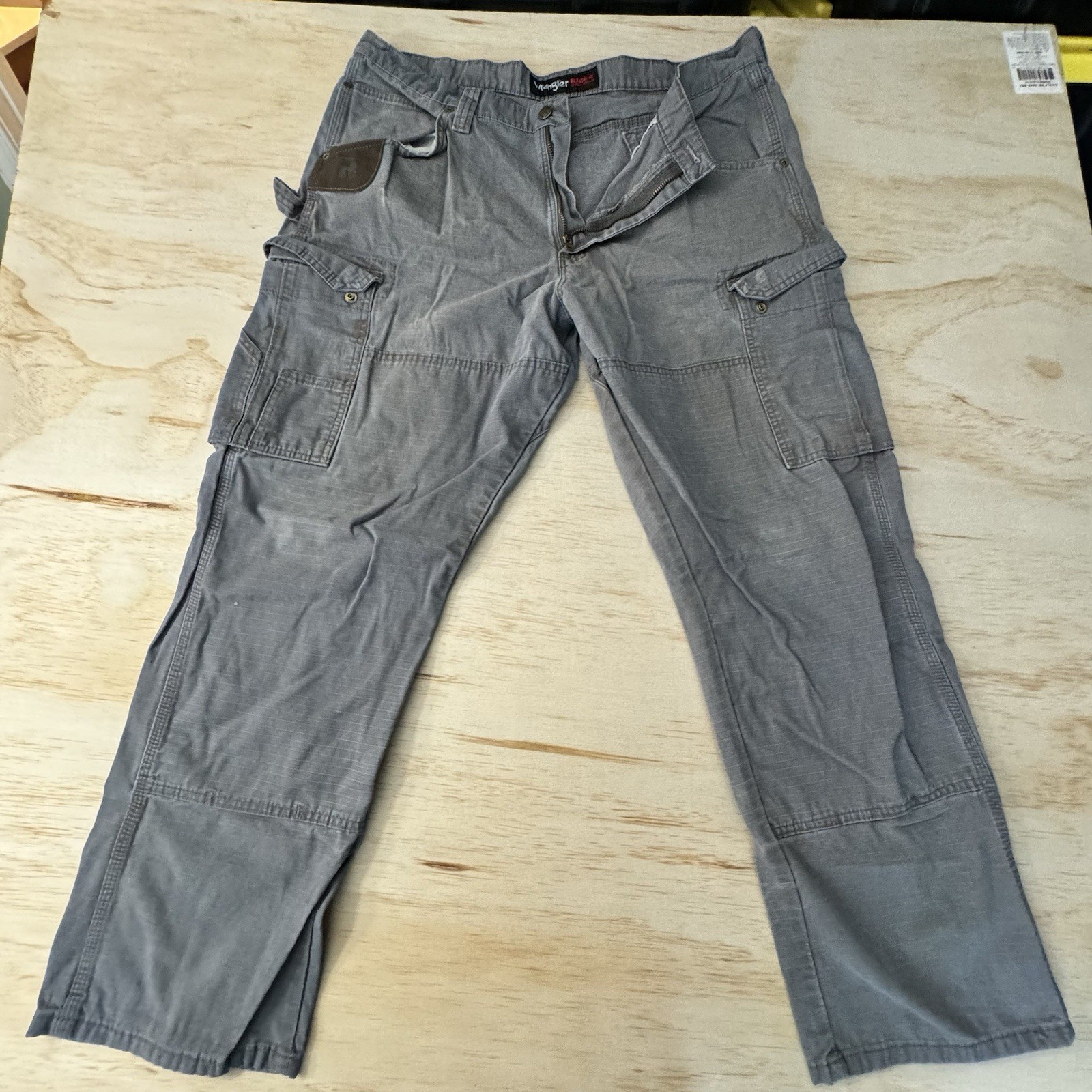 Wrangler Mens 38x30 Gray Riggs Carpenter Ripstop Cargo Work Pants