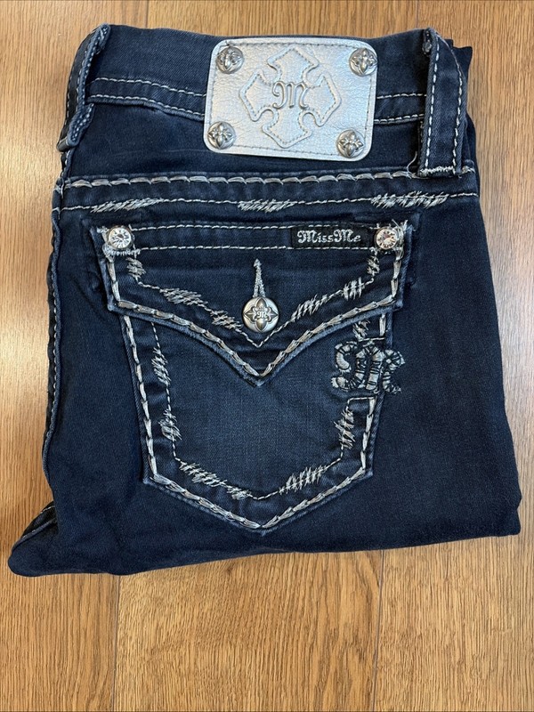 Miss Me Mid Rise Easy Straight Women Dark Wash Jeans Sz 27 (comp Sz 4)Inseam 31”