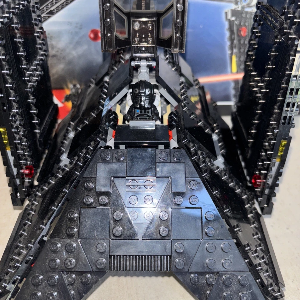 LEGO Star Wars: Krennic's Imperial Shuttle (75156), 100% Completo con una minifigura Foto 2 de 4