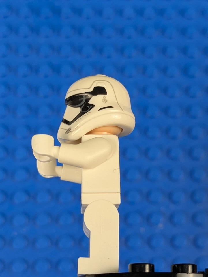 Lego Star Wars: First Order Stormtrooper - Rounded Mouth sw0667 Set 75103 - Image 4 of 4