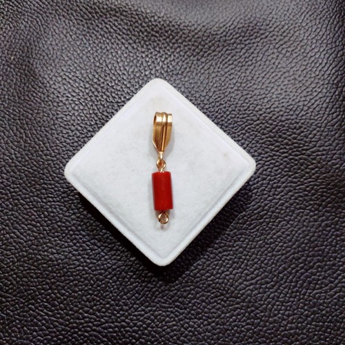 Pendentif Vintage En Corail Rouge Naturel - Perles De Corail, Triangle, Fait Main