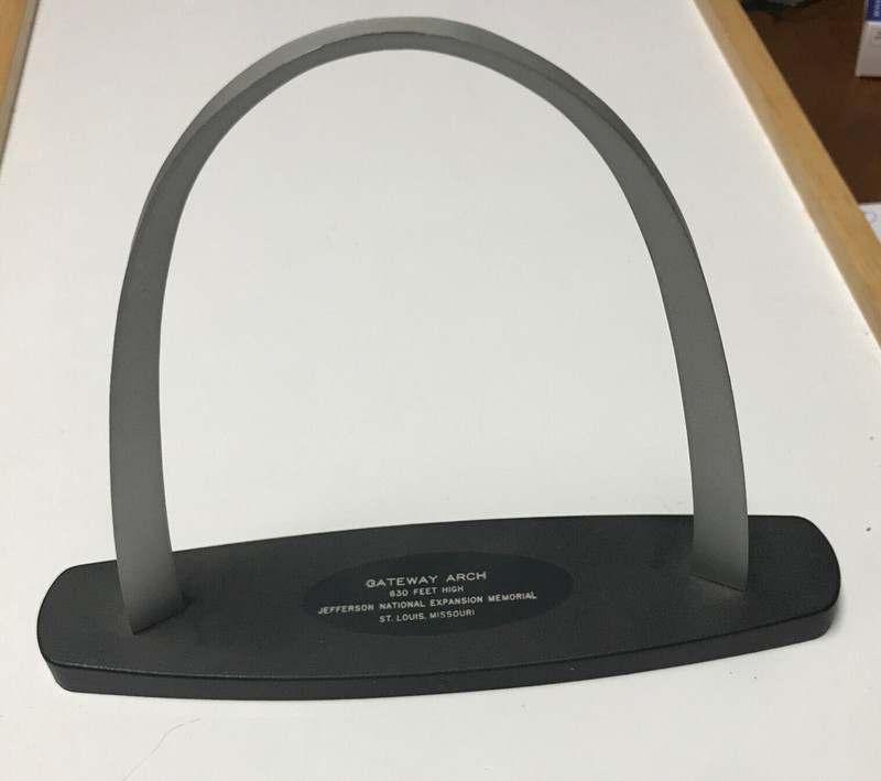 Vintage Gateway Arch Missouri Plastic Tabletop Souvenir Model Gray 6.5" H