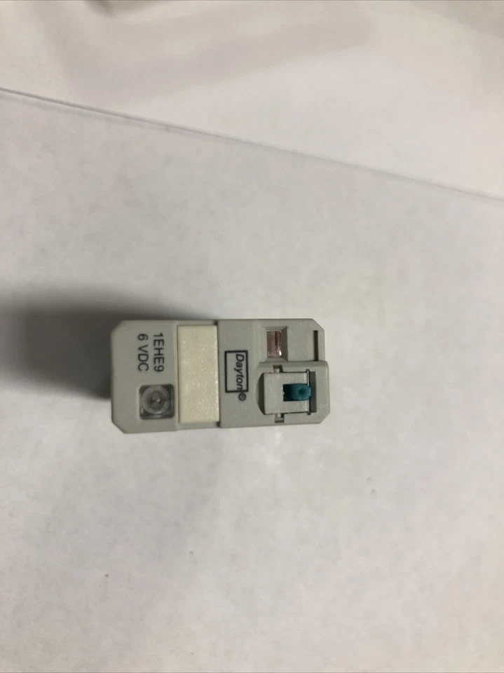 7 pes de Dayton 1EHE9 Relé SPDT 20Amp 6VDC Botón LED Foto 4 de 4