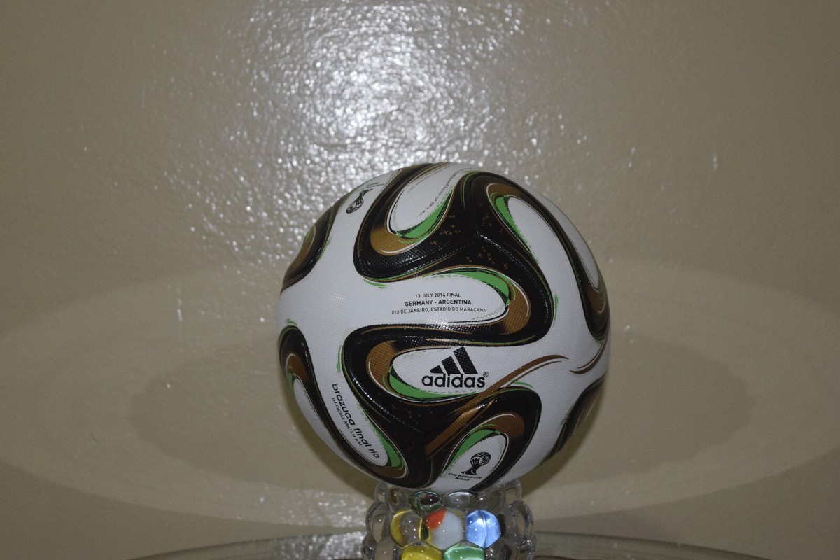 WORLD CUP 2014 BRAZUCA SOCCER FOOTBALL BY OFFICIAL LEATHER