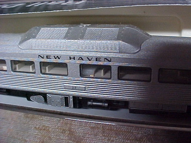 KATO N Scale Rail Diesel Car RDC-4 166-0004 New Haven - Image 2 of 4