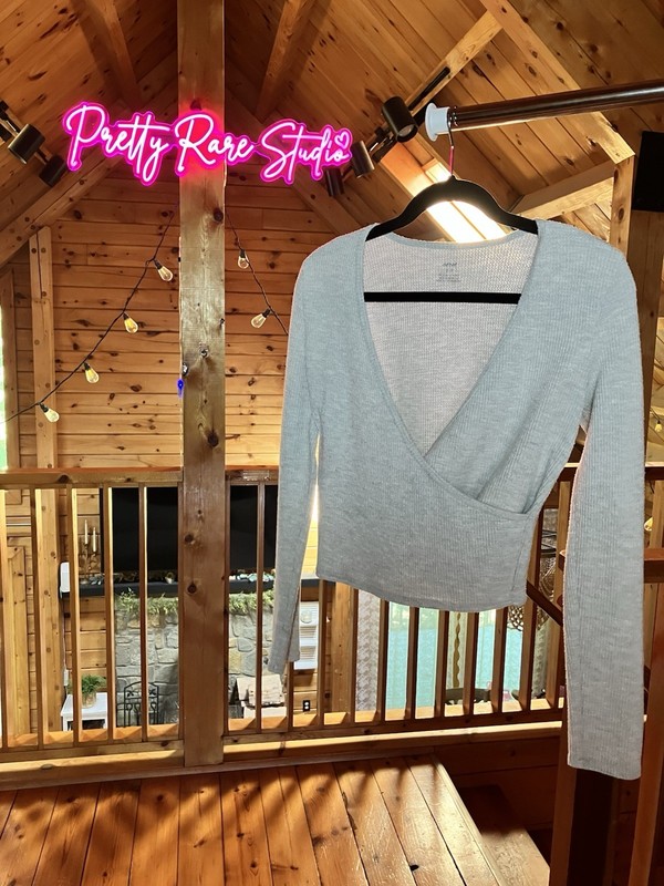 Aerie Women’s S White Solid Knit V-Neck Long Sleeve Cropped Pullover Top #103