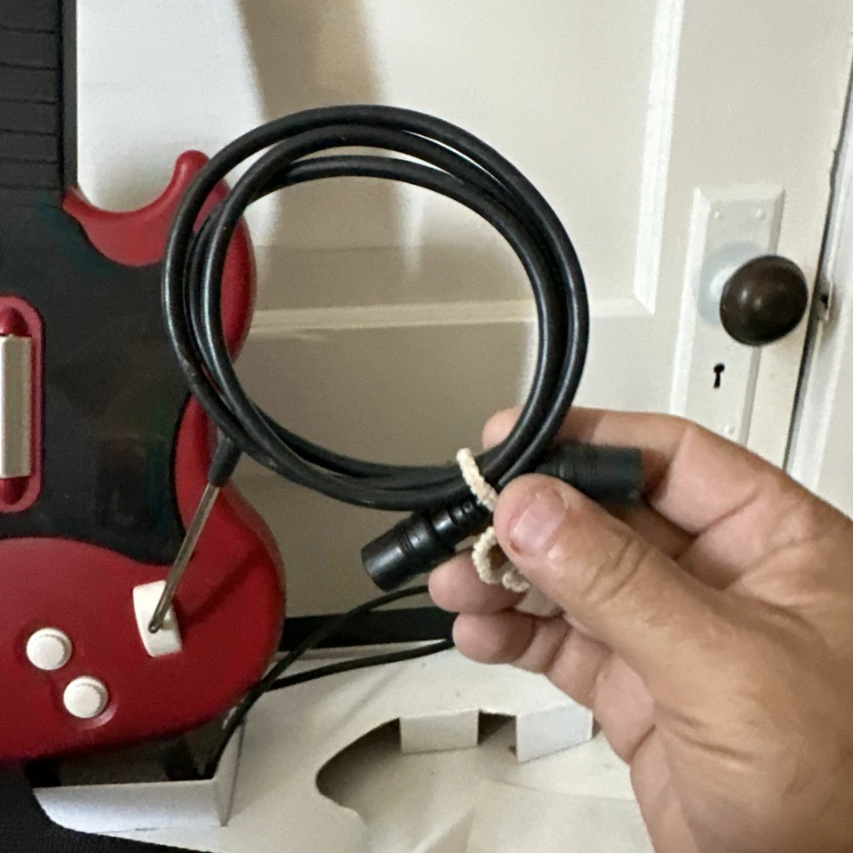 Controlador de Guitarra Guitar Hero 2 Rojo Octano En Caja PS2 Juego Probado Funcionando Foto 2 de 4