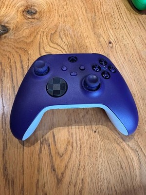 Xbox Wireless Controller - Astral Purple 2 Std Spielzeit wie NEU