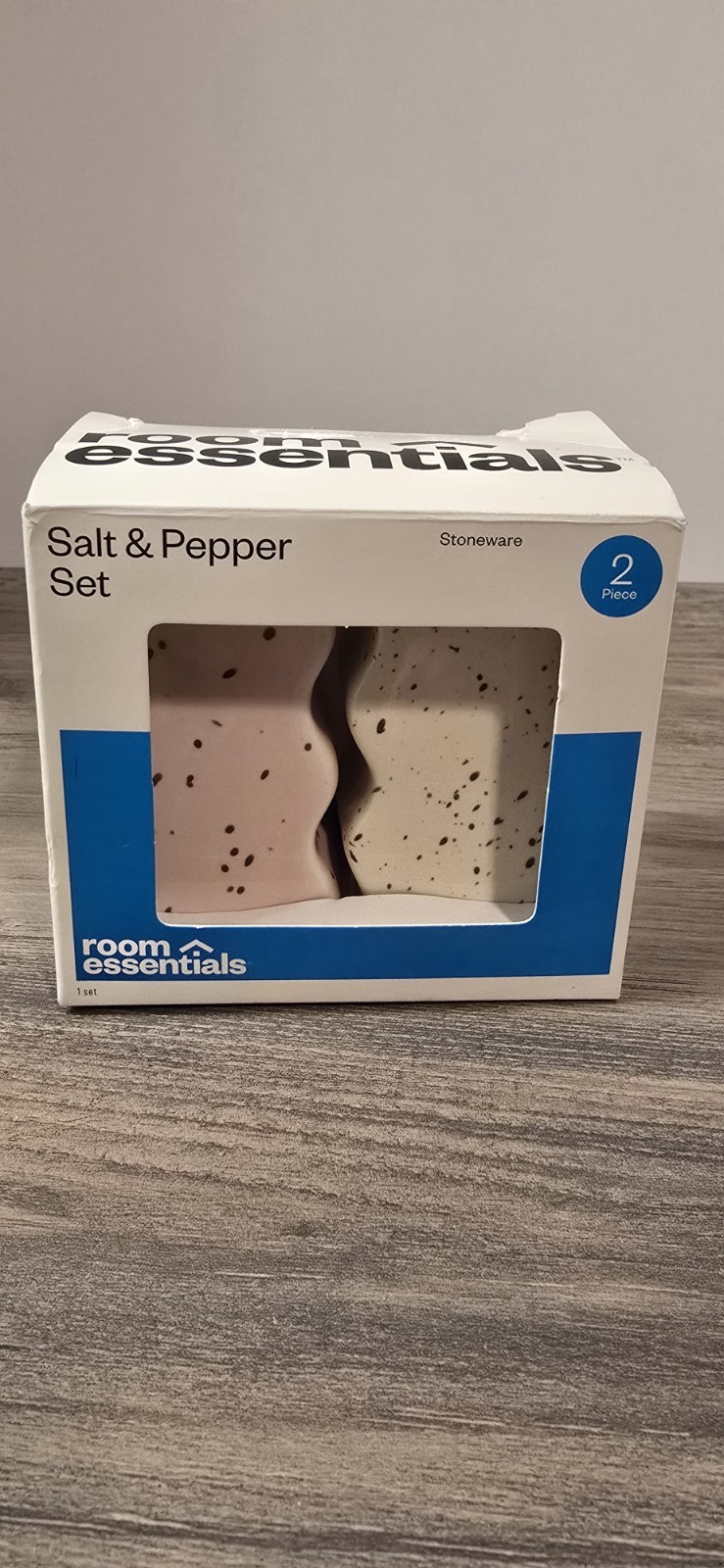 Room Essentials Salt Pepper Shaker Set Stoneware Pink White Speckled 2pc New
