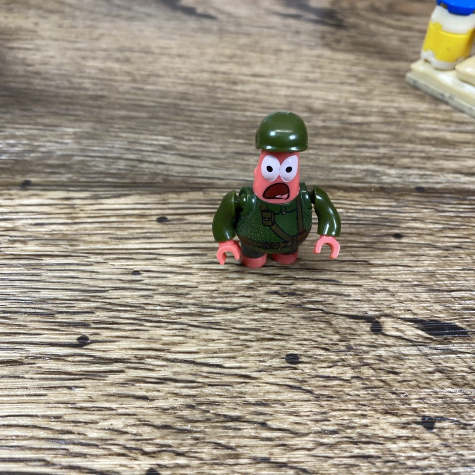 Mega Bloks CND24 SpongeBob SquarePants Pickle Tank Attack 2015 99% Complete - Image 4 of 4