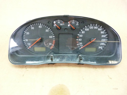 Tacho Kombiinstrument VW Passat 3B 3B0919861B 235TKM