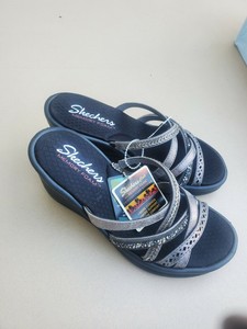 skechers sandals size 5
