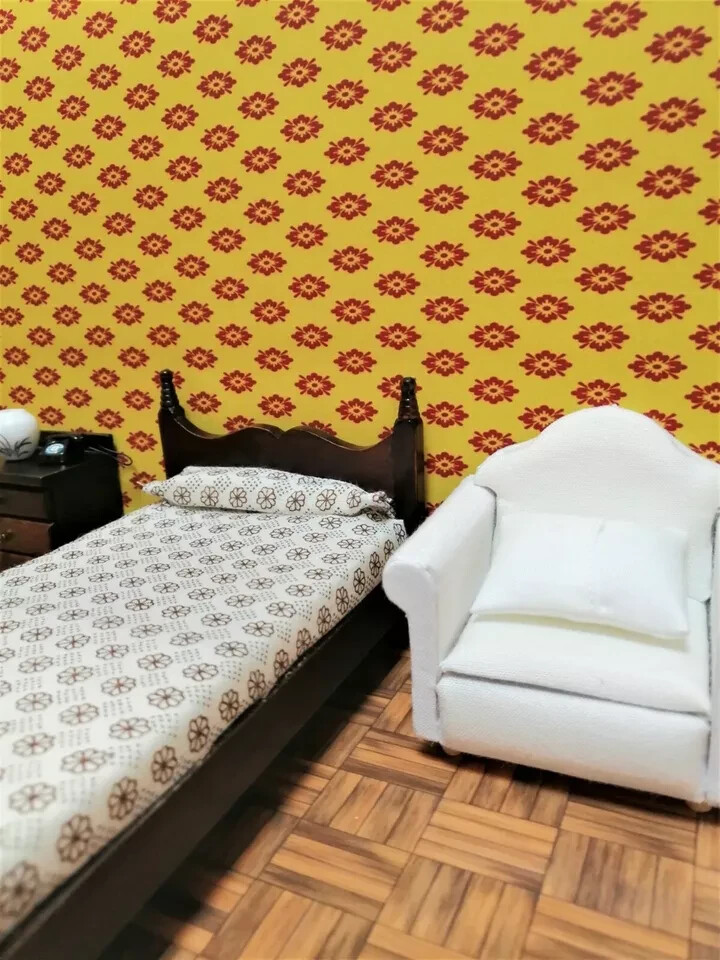 Dolls House Wallpaper Self Adhesive Matte Modern Yellow & Red 112Scale