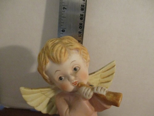 HOMCO 6" Porcelain ANGEL PLAYING AN HORN FIGURINE - Picture 2 of 4