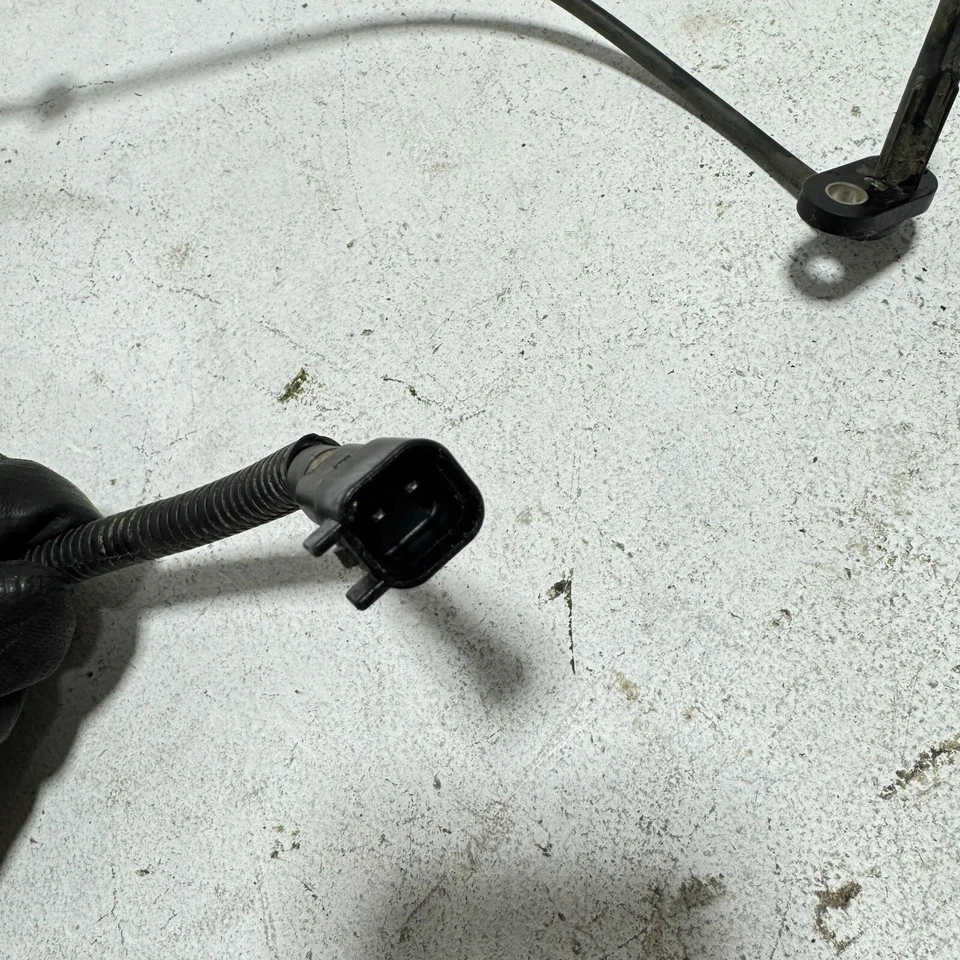 Chevrolet Sonic 2013-2016 sensor de velocidad de rueda lateral derecho del pasajero trasero ABS fabricante original Foto 4 de 4