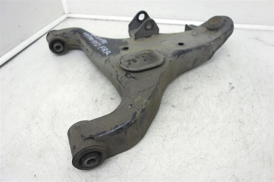 Brazo de control inferior del pasajero delantero Nissan Titan 2004-2015 - 54500-7S002 Foto 2 de 4