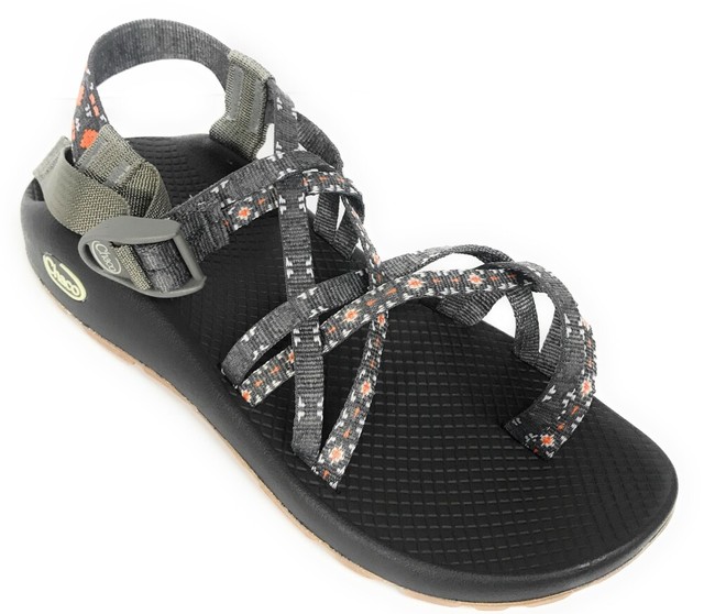 creed golden chacos