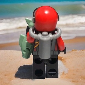 LEGO Deep Sea Diver Female w/fish Without Flippers & Goggles minifigure