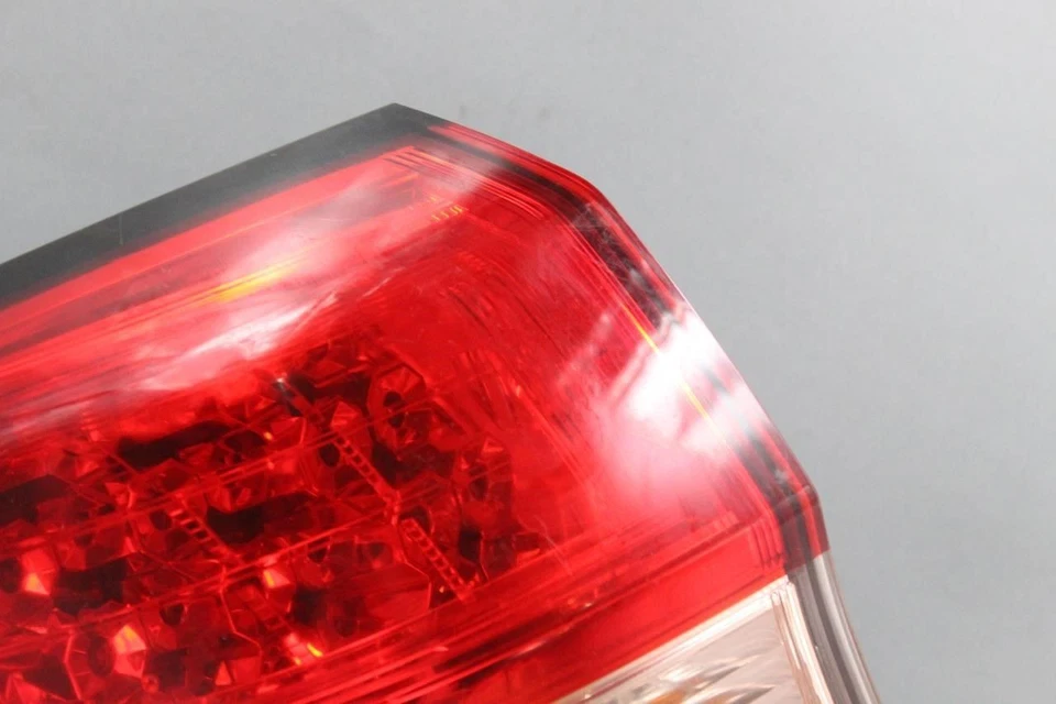 Luz trasera izquierda montada en cuarto para Honda HR-V 2016-2018 OEM #38554 Foto 3 de 4