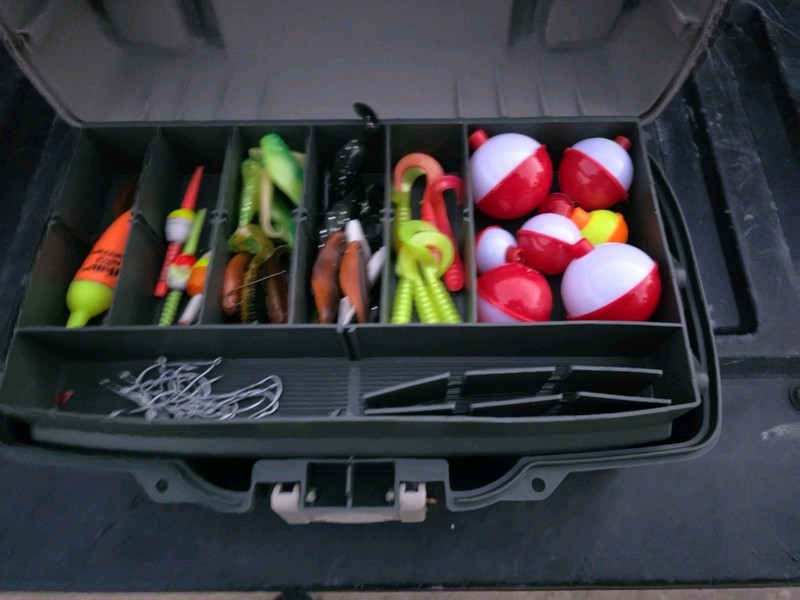 Plano 2 Sided One Tray Tackle Box & Contents - Lures, Jigs,Hooks, Bobber