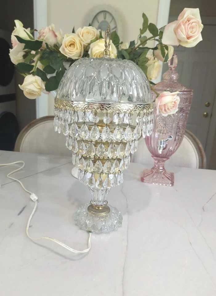 "Lámpara toudoir vintage de cristal Michelotti de 20"" con 4 niveles de prismas tapa transparente" Foto 4 de 4