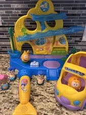 Mattel 2012 Bubble Guppies  Swim-Sational School Playset Bus microphone works 