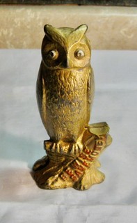 ANTIQUE CAST IRON STILL BANK OWL FIGURE CIRCA 1920