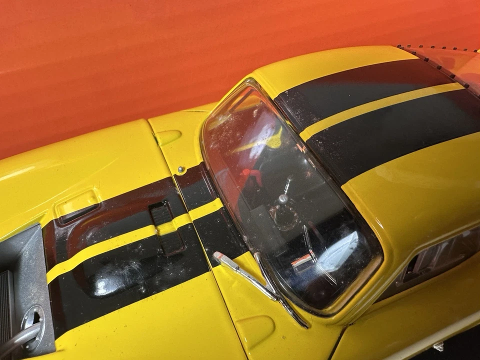 Road Signature 1965 Shelby Daytona Coupe Yellow 1:18 Diecast (RARE / READ) - Image 4 of 4