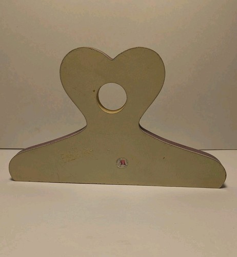 Vintage 1987 9" Wooden Doll / Childrens Clothes Hanger Tender Heart Treasures - Picture 3 of 10